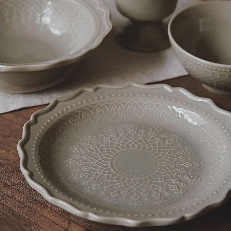 Eleganter Vintage-Keramiktelle – Vintage Collectible Dishes Bewertung und Preis