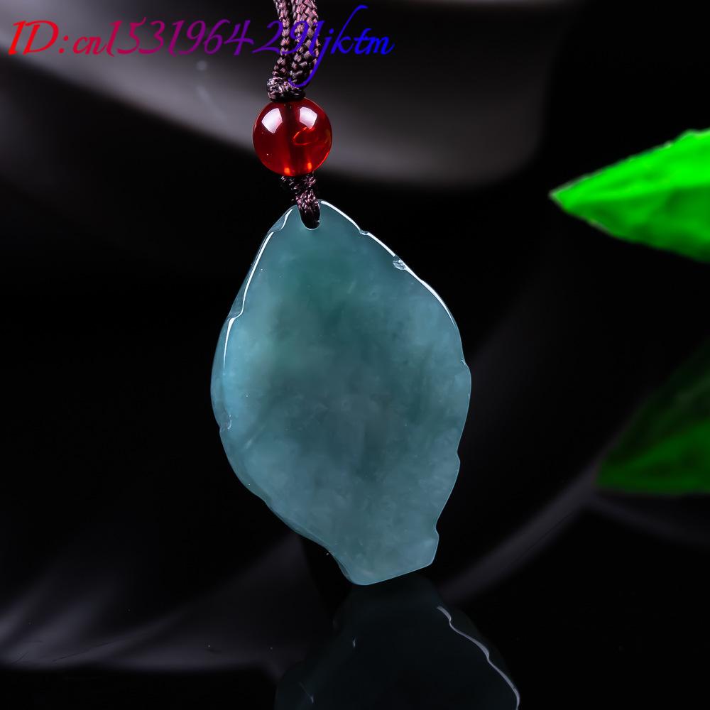Natürliche burmesische Jadeit- – Vintage Collectibles For Sale Bewertung und Preis
